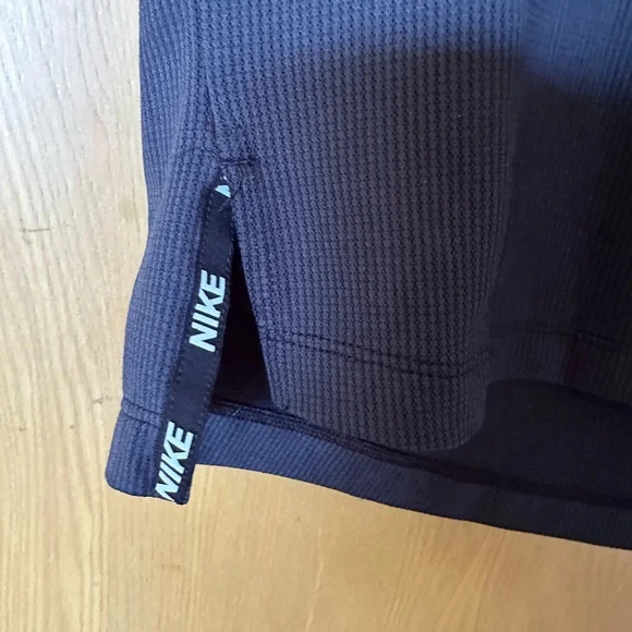 Nike Black T-Shirt with White Logo - Picture 4 of 7